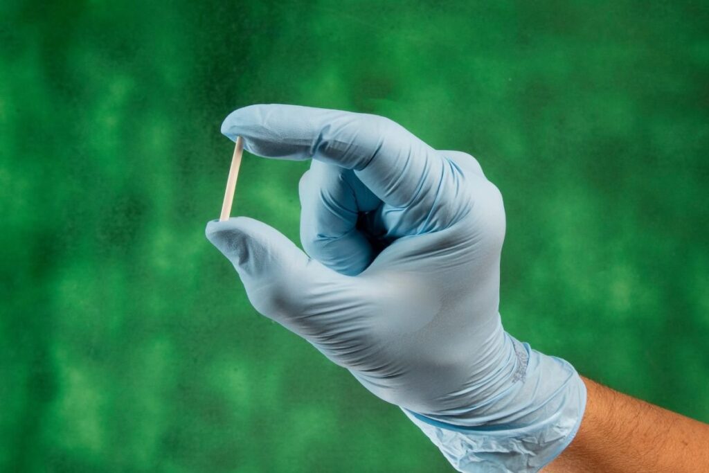 Implante Hormonal: Silástico e Pellet — O Guia Completo